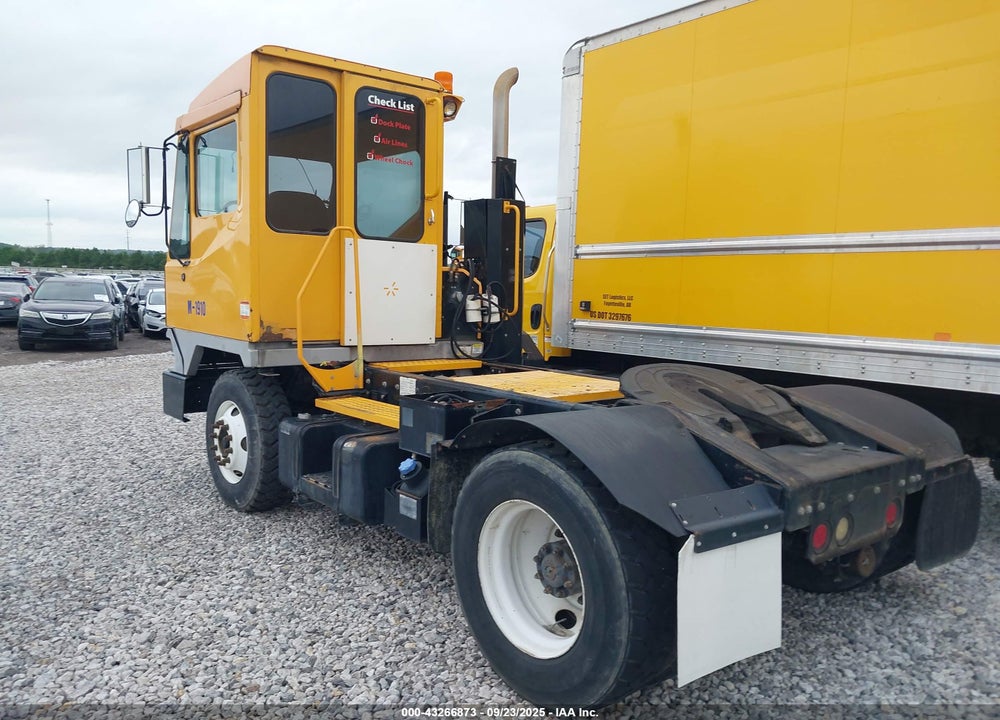 2017 OTTAWA T2 4X2 YARD TRUCK VIN: 345243