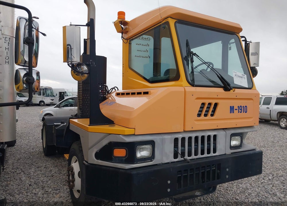 2017 OTTAWA T2 4X2 YARD TRUCK VIN: 345243