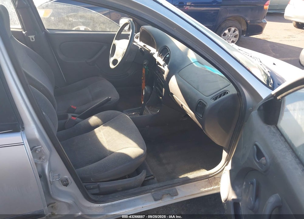 2001 CHEVROLET METRO LSI VIN: 2C1MR522316703875