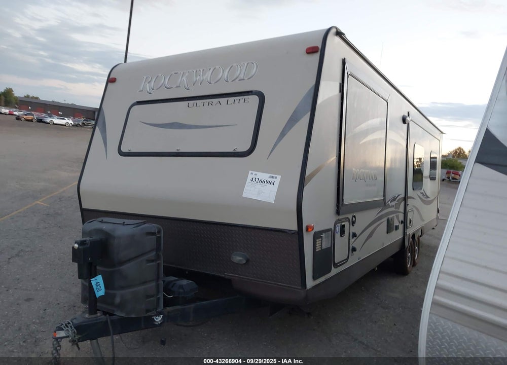 2015 ROCKWOOD ULTRA LITE 2604WS TRAVEL TRAILER VIN: 4X4TRLB27FZ133100