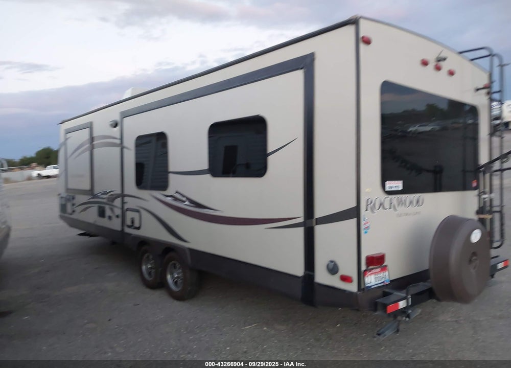 2015 ROCKWOOD ULTRA LITE 2604WS TRAVEL TRAILER VIN: 4X4TRLB27FZ133100