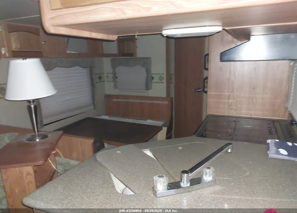 2015 ROCKWOOD ULTRA LITE 2604WS TRAVEL TRAILER VIN: 4X4TRLB27FZ133100