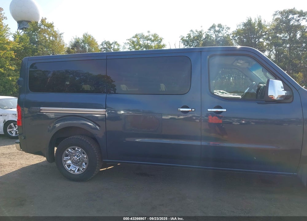 2013 NISSAN NV PASSENGER NV3500 HD VIN: 5BZBF0AA2DN202720