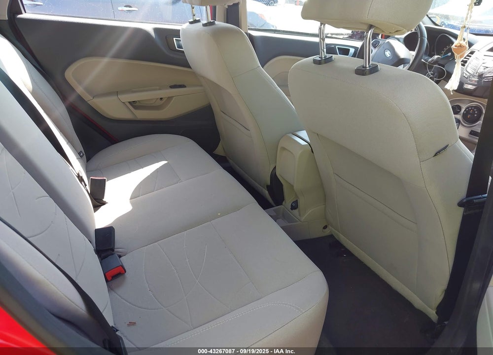 2015 FORD FIESTA VIN: 3FADP4EJ5FM223569
