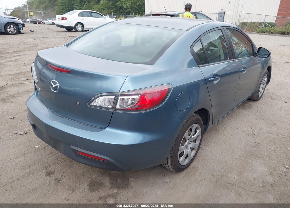 2011 MAZDA 3 VIN: JM1BL1UG3B1356789