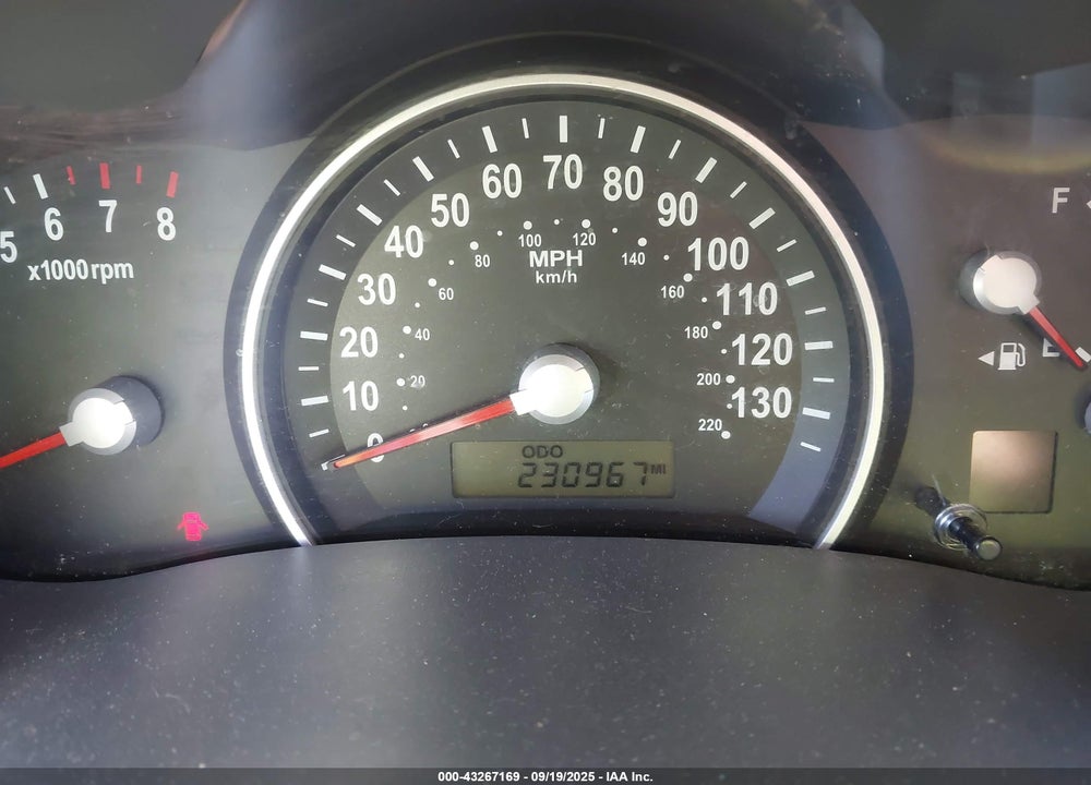 2007 KIA SEDONA LX VIN: KNDMB233X76189812