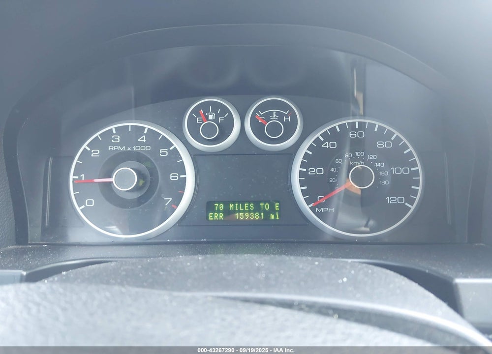 2009 FORD FUSION VIN: 3FAHP021X9R152827