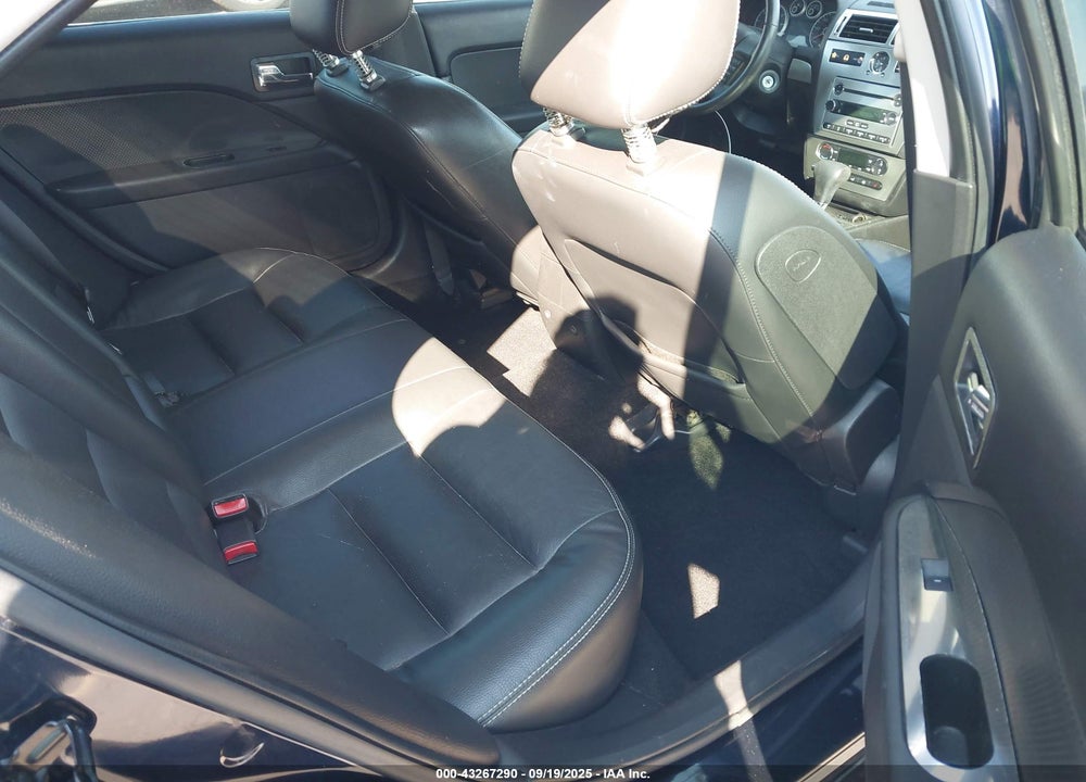 2009 FORD FUSION VIN: 3FAHP021X9R152827