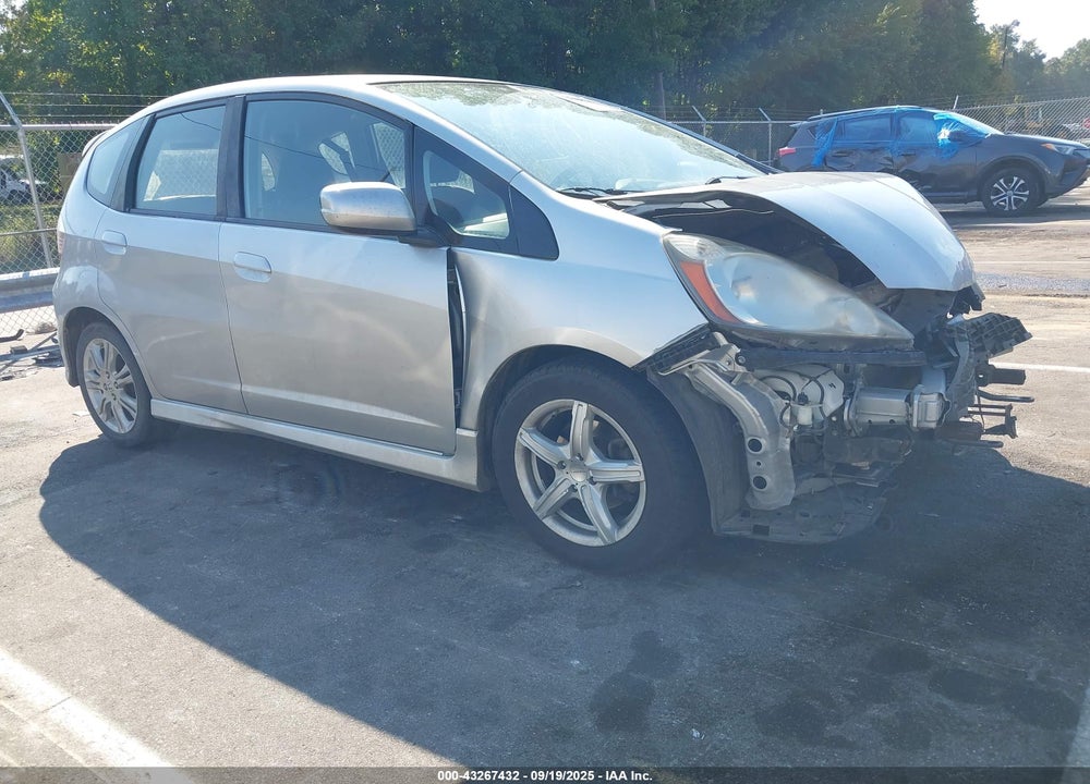 2011 HONDA FIT SPORT VIN: JHMGE8H50BS009222