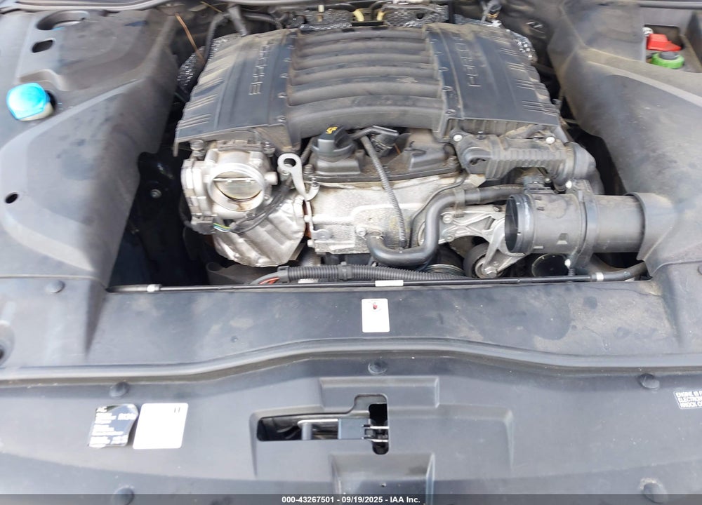 2016 PORSCHE CAYENNE VIN: WP1AA2A2XGLA00611