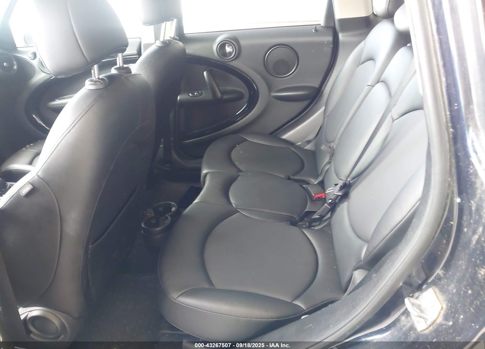 2015 MINI COUNTRYMAN COOPER S VIN: WMWZC3C58FWT02923