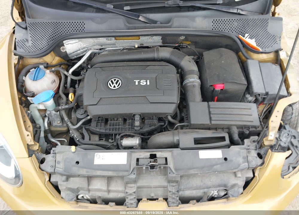 2016 VOLKSWAGEN BEETLE VIN: 3VWS17AT2GM628301