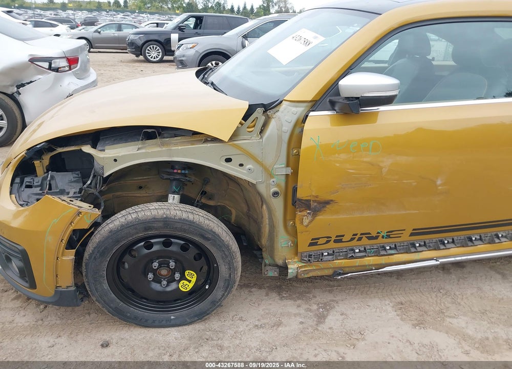 2016 VOLKSWAGEN BEETLE VIN: 3VWS17AT2GM628301