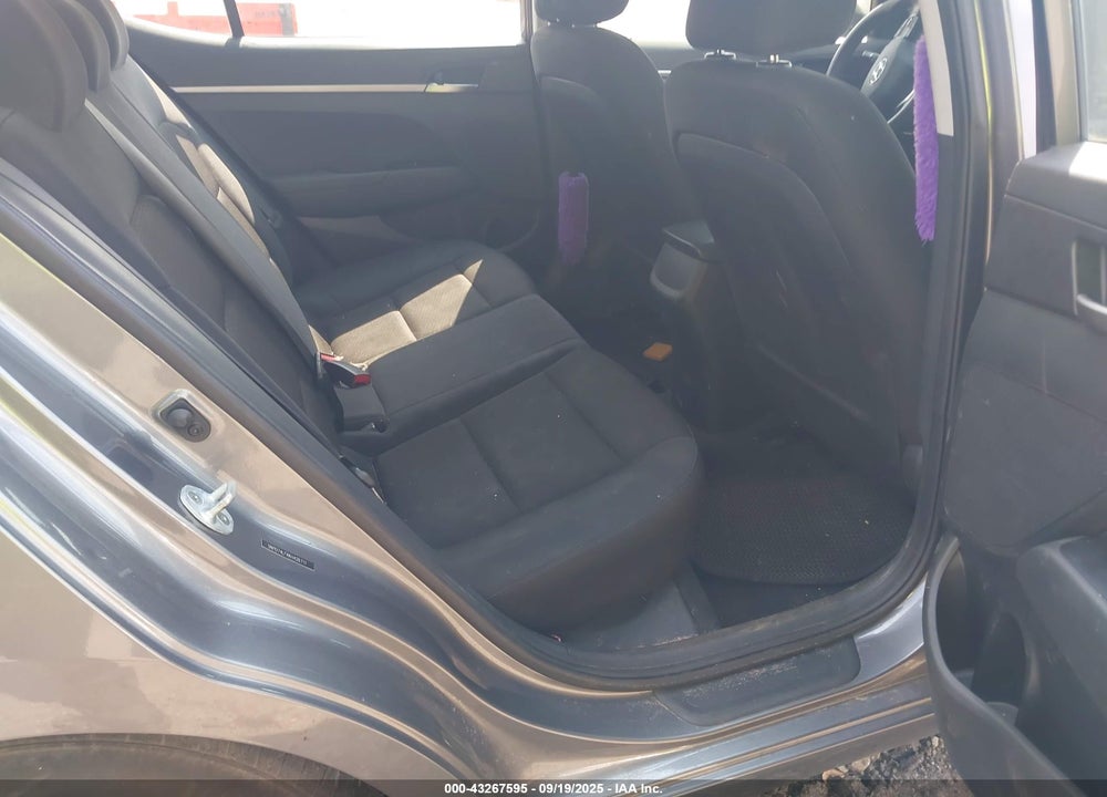 2019 HYUNDAI ELANTRA VIN: 5NPD74LFXKH426711