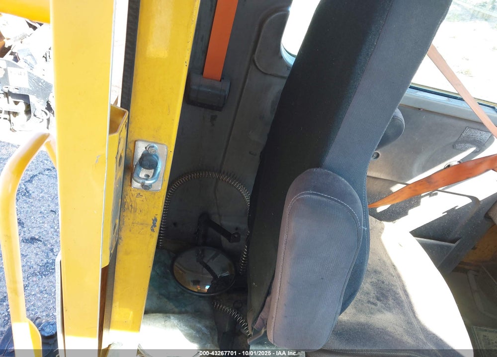 2016 OTTAWA T2 4X2 YARD SPOTTER VIN: EINJ817EE16340667