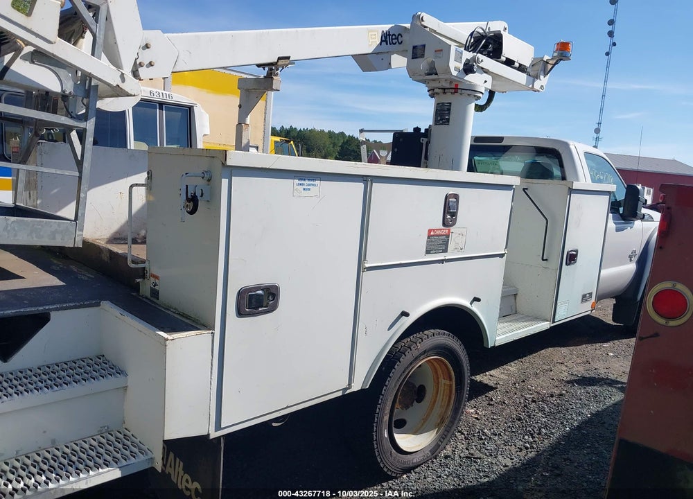 2015 FORD F-550 CHASSIS XL VIN: 1FDUF5GT8FEA78563