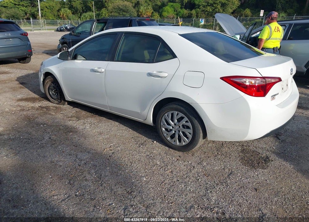2018 TOYOTA COROLLA LE VIN: 5YFBURHE1JP845013