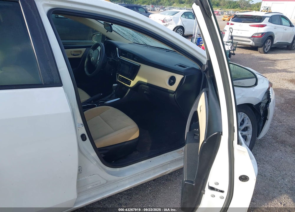 2018 TOYOTA COROLLA LE VIN: 5YFBURHE1JP845013