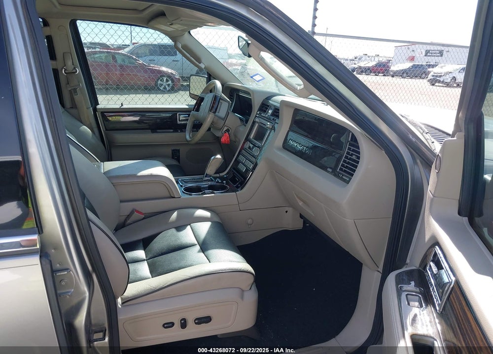 2009 LINCOLN NAVIGATOR VIN: 5LMFU28579LJ00742