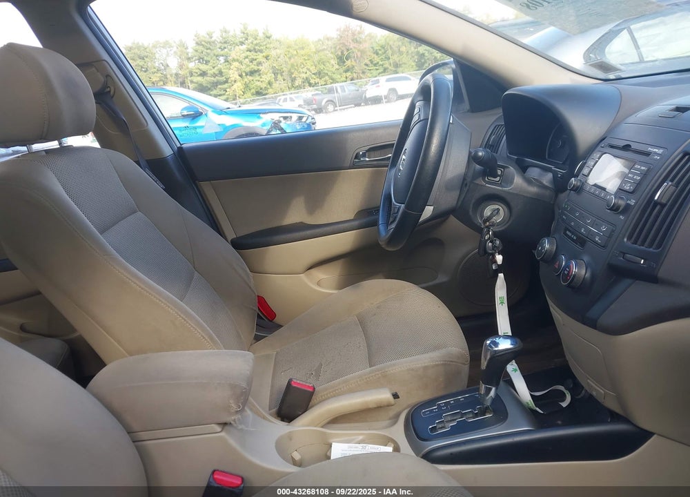 2010 HYUNDAI ELANTRA VIN: KMHDC8AE9AU084178