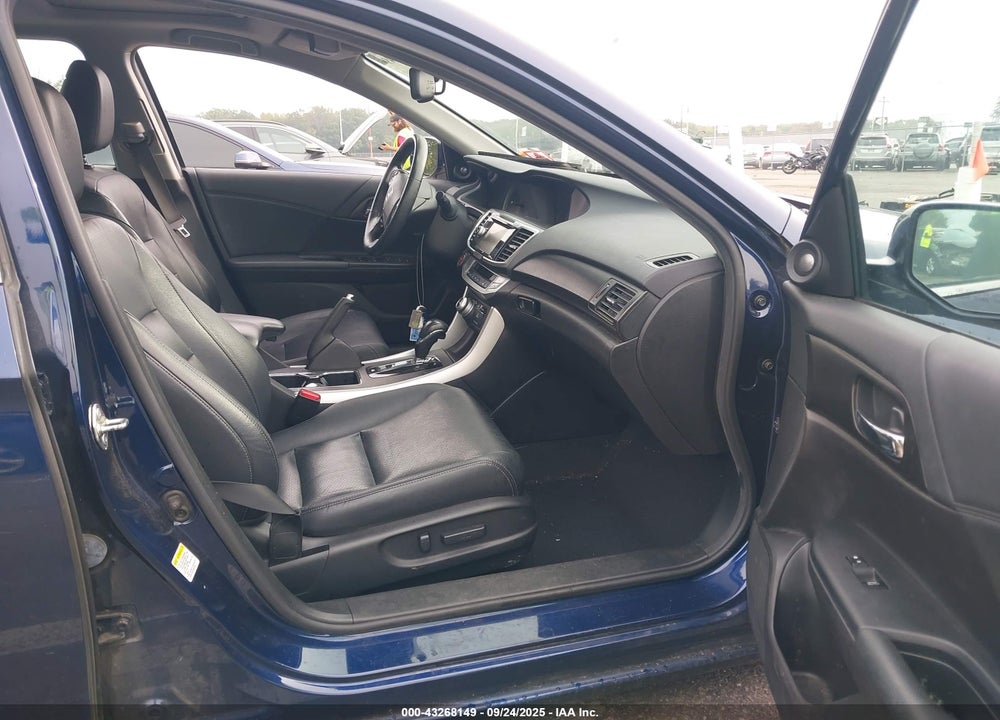 2015 HONDA ACCORD VIN: 1HGCR6F75FA014927
