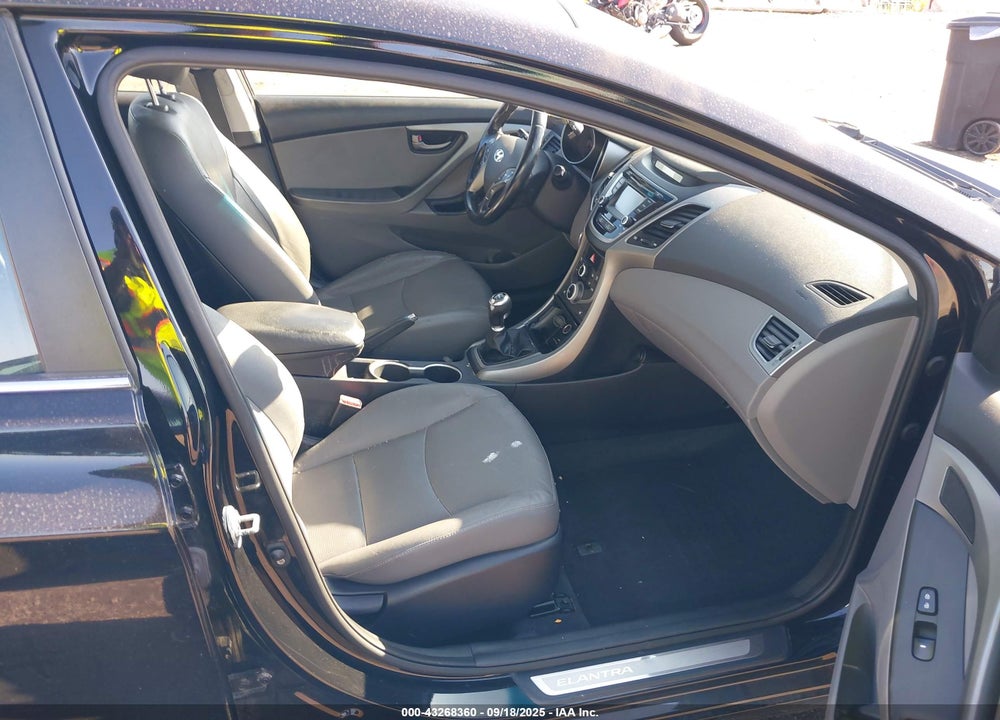2014 HYUNDAI ELANTRA VIN: KMHDH4AH5EU129210