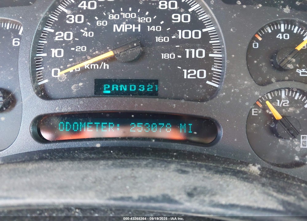 2004 CHEVROLET TAHOE LT VIN: 1GNEK13Z34R122635
