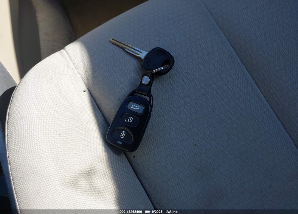 2007 HYUNDAI ELANTRA GLS/LIMITED/SE VIN: KMHDU46D57U133648