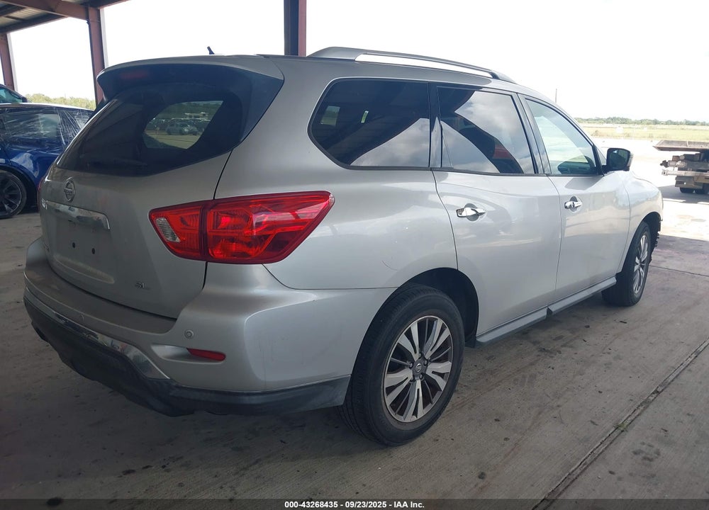 2017 NISSAN PATHFINDER SL VIN: 5N1DR2MN3HC672181