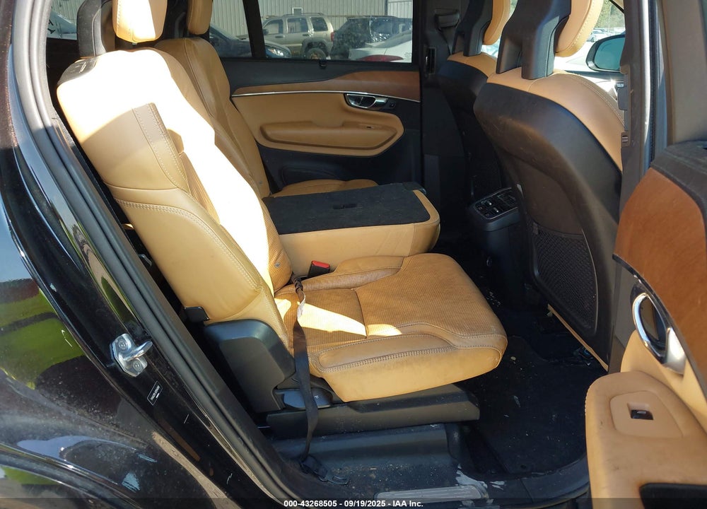 2016 VOLVO XC90 VIN: YV4A22PLXG1044048
