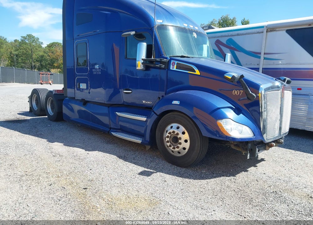 2020 KENWORTH T680 VIN: 1XKYDP9X9LJ348396