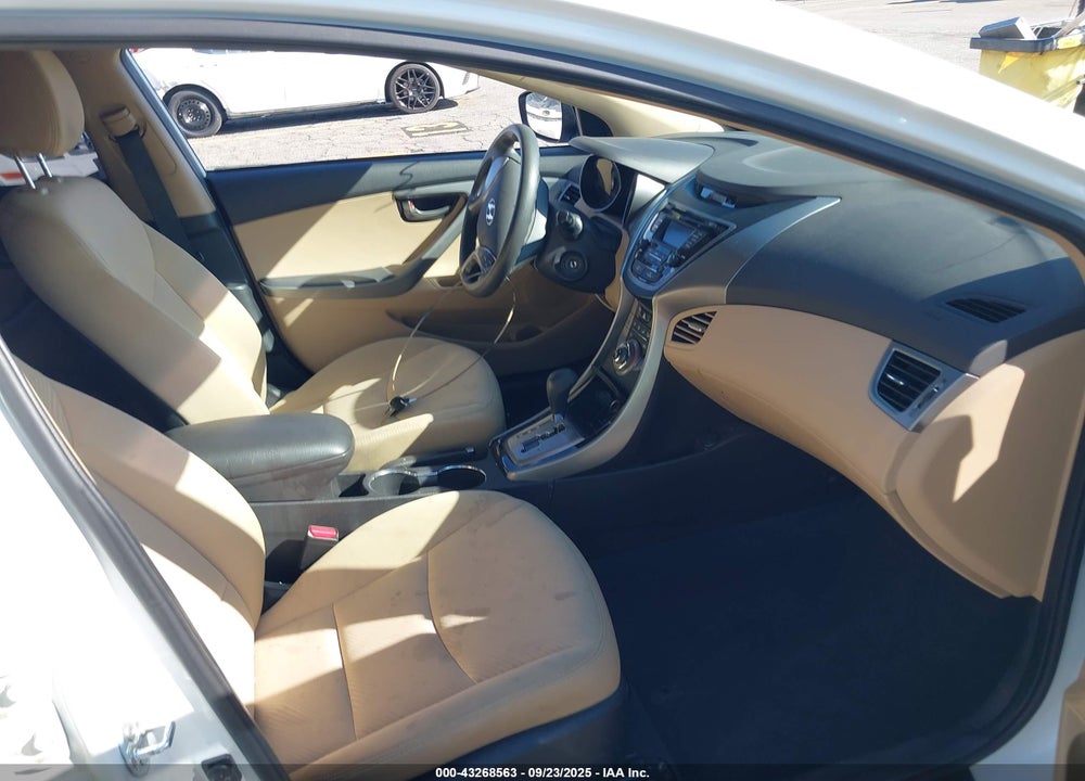 2013 HYUNDAI ELANTRA VIN: 5NPDH4AE8DH233757