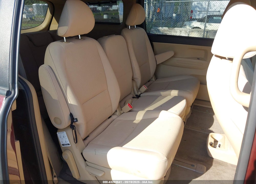 2016 KIA SEDONA LX VIN: KNDMB5C19G6110808