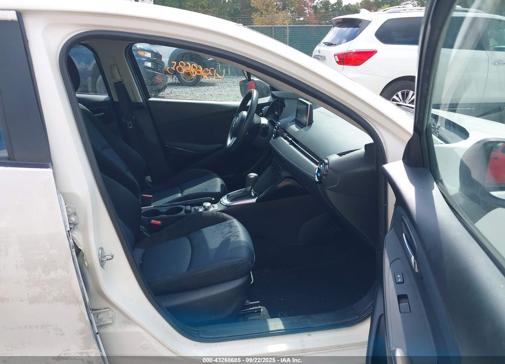 2016 SCION IA VIN: 3MYDLBZV8GY135067
