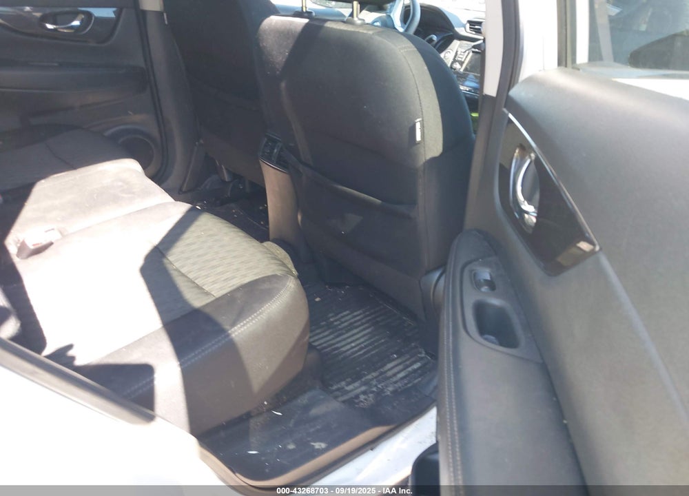 2019 NISSAN ROGUE VIN: 5N1AT2MT5KC829770