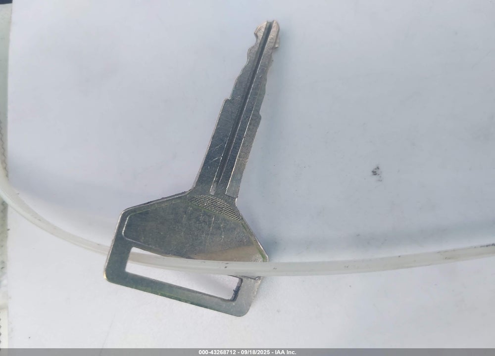 1990 TOYOTA CAMRY DLX VIN: 4T1SV21E1LU112685