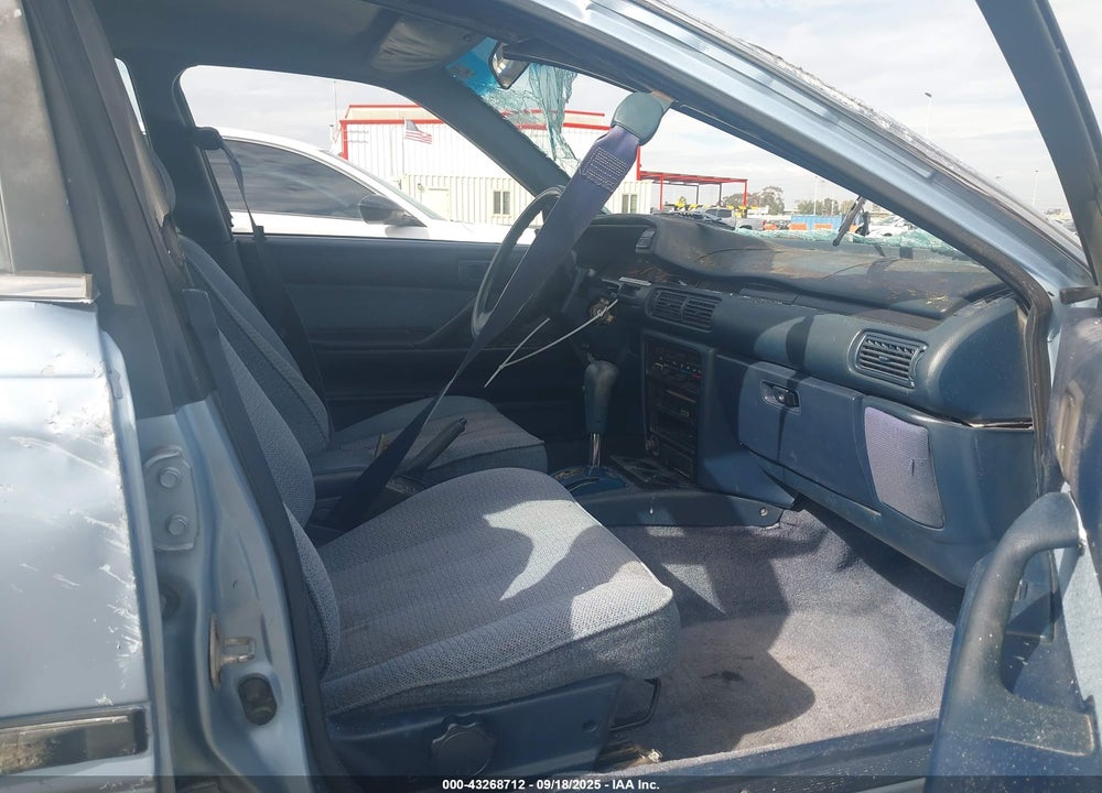 1990 TOYOTA CAMRY DLX VIN: 4T1SV21E1LU112685