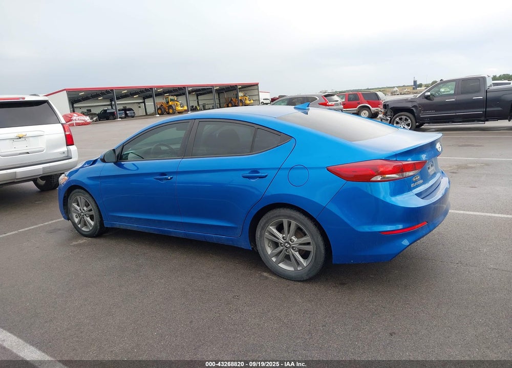 2017 HYUNDAI ELANTRA VIN: 5NPD84LF5HH051770