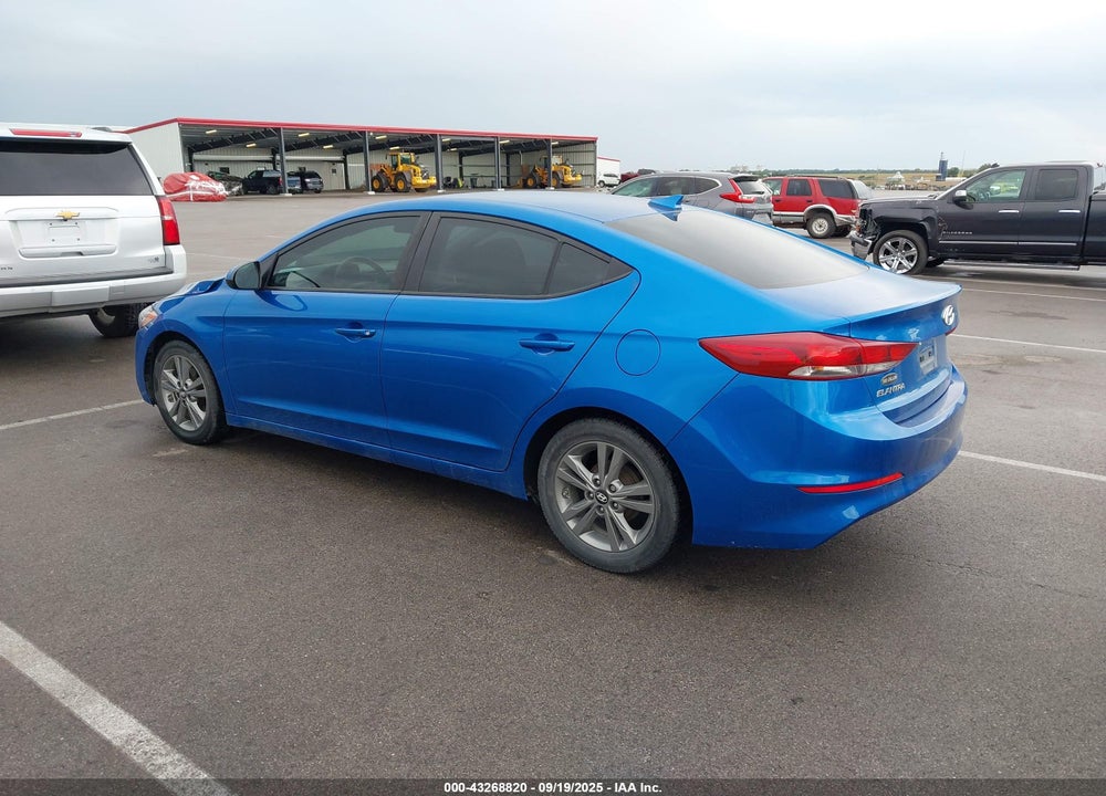 2017 HYUNDAI ELANTRA VIN: 5NPD84LF5HH051770