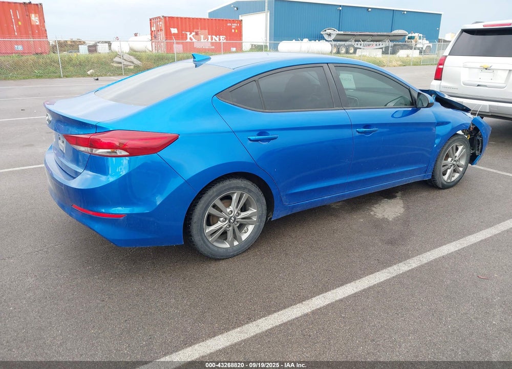 2017 HYUNDAI ELANTRA VIN: 5NPD84LF5HH051770
