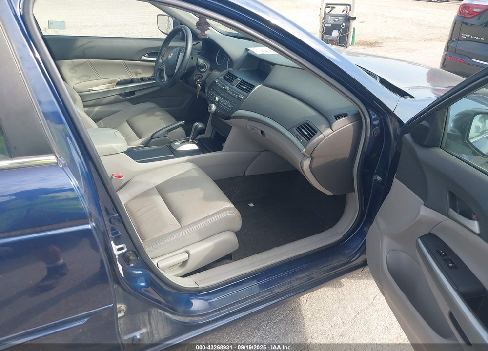 2009 HONDA ACCORD VIN: 1HGCP26839A067492