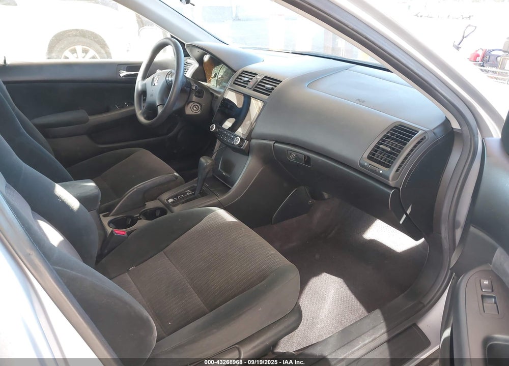 2005 HONDA ACCORD 2.4 LX VIN: 1HGCM56495A167680