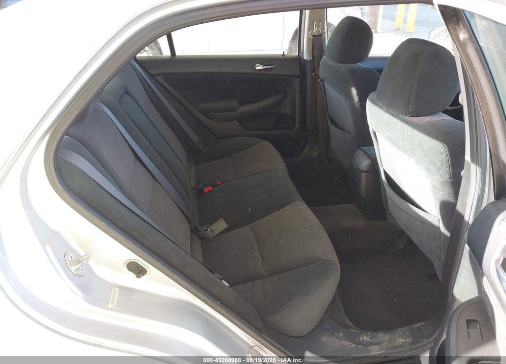 2005 HONDA ACCORD 2.4 LX VIN: 1HGCM56495A167680