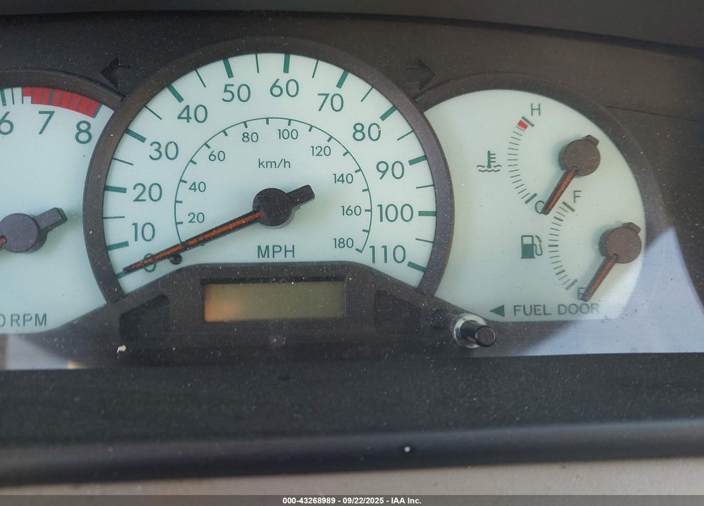 2004 TOYOTA COROLLA LE VIN: 2T1BR38E74C208601