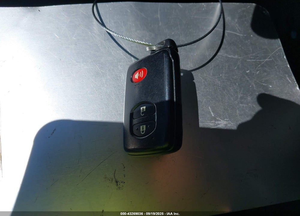 2011 TOYOTA PRIUS VIN: JTDKN3DU5B1383424