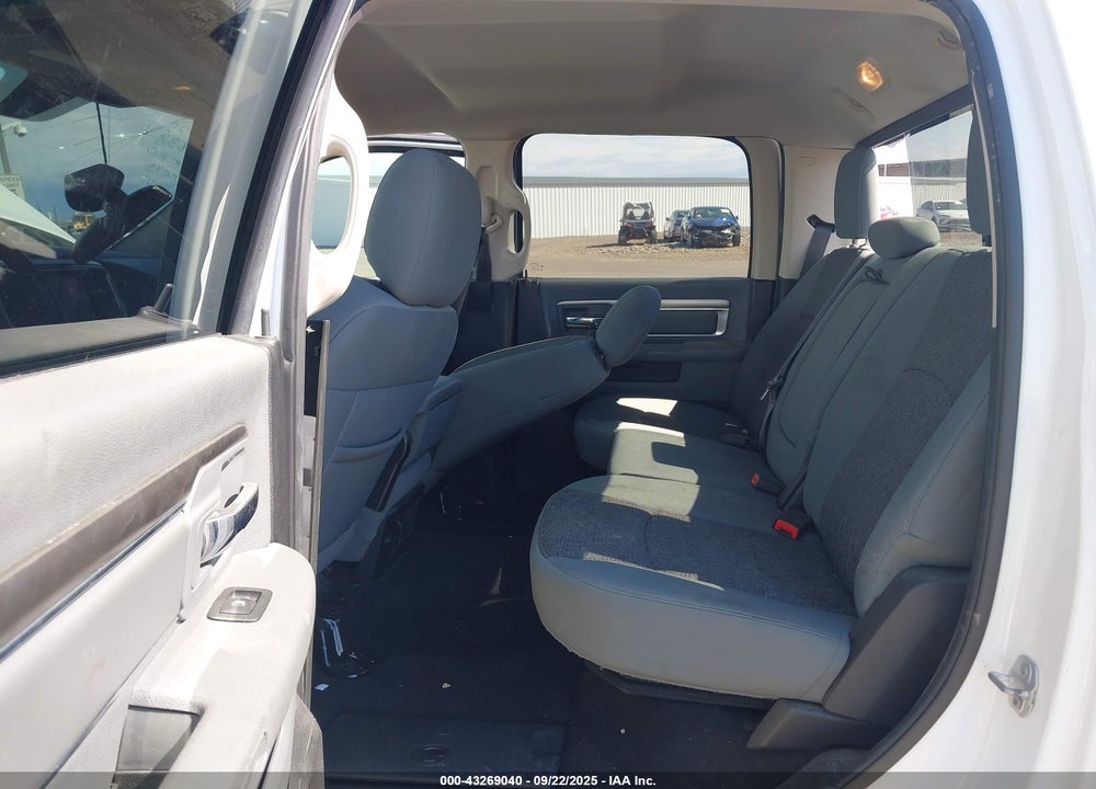 2018 RAM 1500 VIN: 1C6RR7LT1JS109527