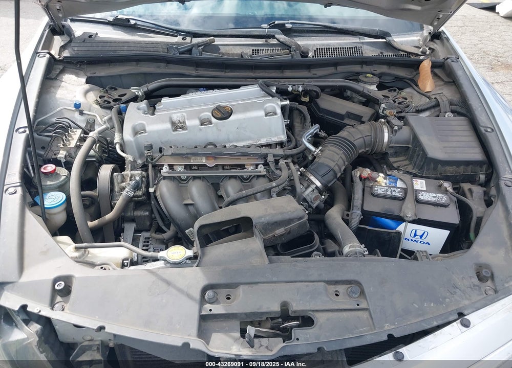 2011 HONDA ACCORD VIN: 1HGCS1B84BA009041