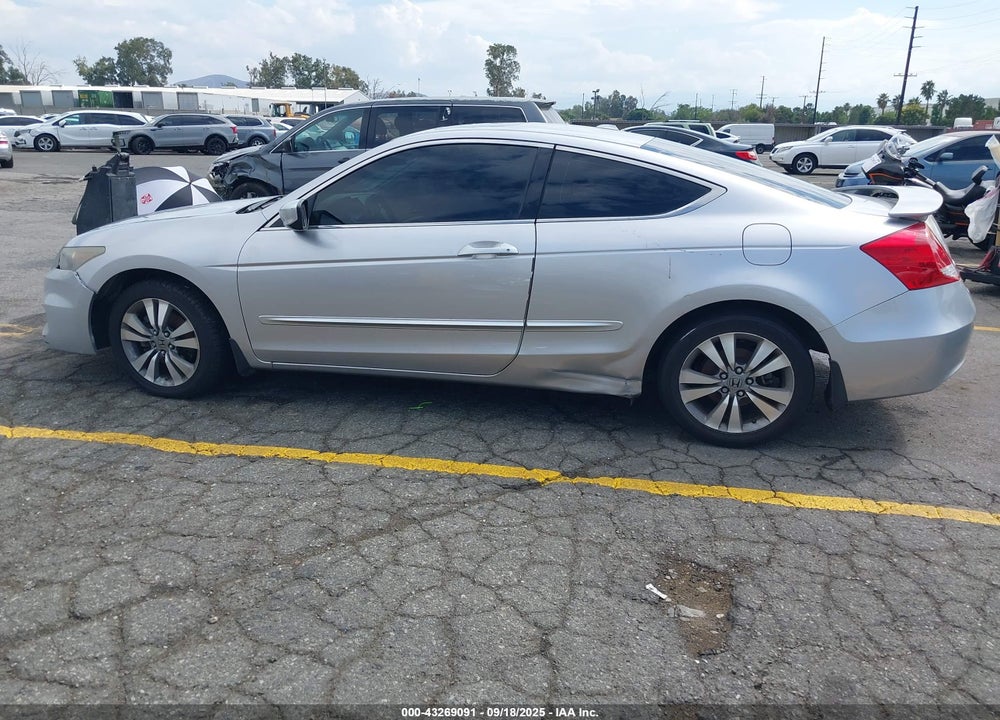 2011 HONDA ACCORD VIN: 1HGCS1B84BA009041