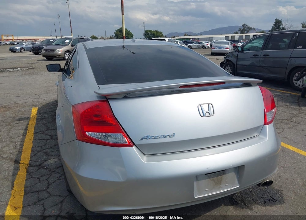 2011 HONDA ACCORD VIN: 1HGCS1B84BA009041