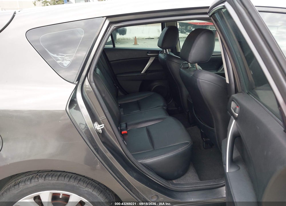 2011 MAZDA 3 VIN: JM1BL1M64B1407384